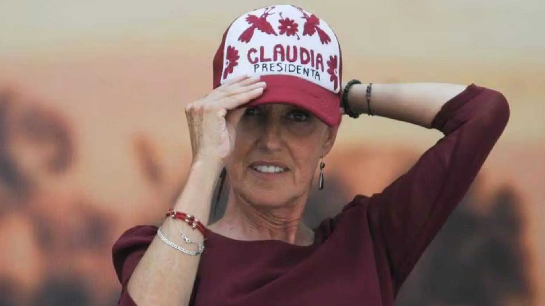 Ofertan gorra de campaña de Claudia Sheinbaum en internet